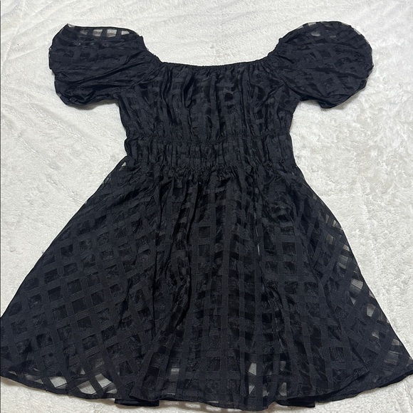 Pretty Garden | size small | off the shoulder dress - Picture 7 of 12